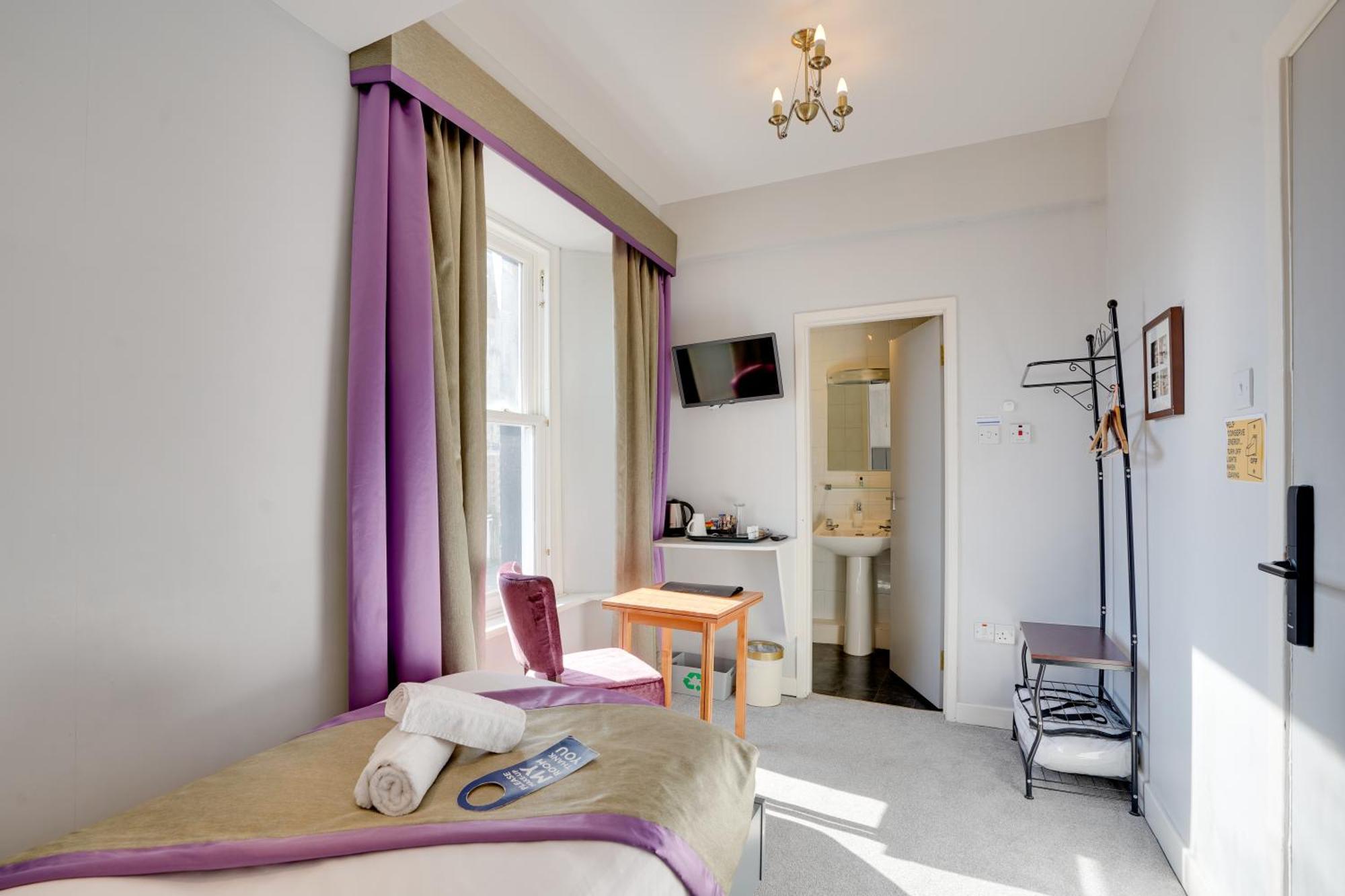 The County Hotel - Self Check-In, Ultra Fast Wi-Fi, Free Parking, Central Location Selkirk Exteriör bild
