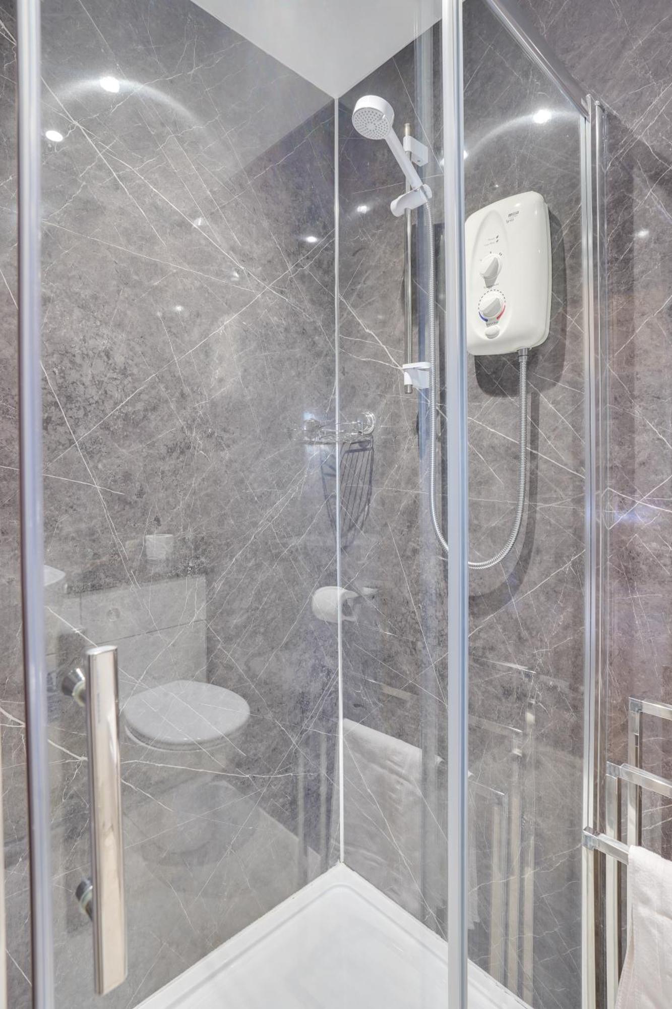 The County Hotel - Self Check-In, Ultra Fast Wi-Fi, Free Parking, Central Location Selkirk Exteriör bild