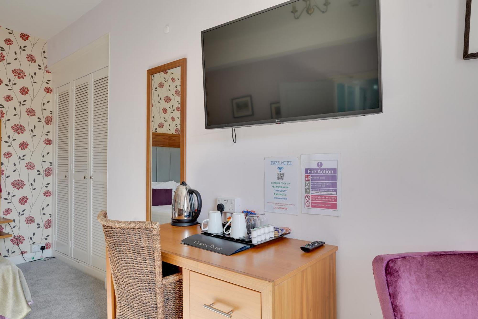 The County Hotel - Self Check-In, Ultra Fast Wi-Fi, Free Parking, Central Location Selkirk Exteriör bild