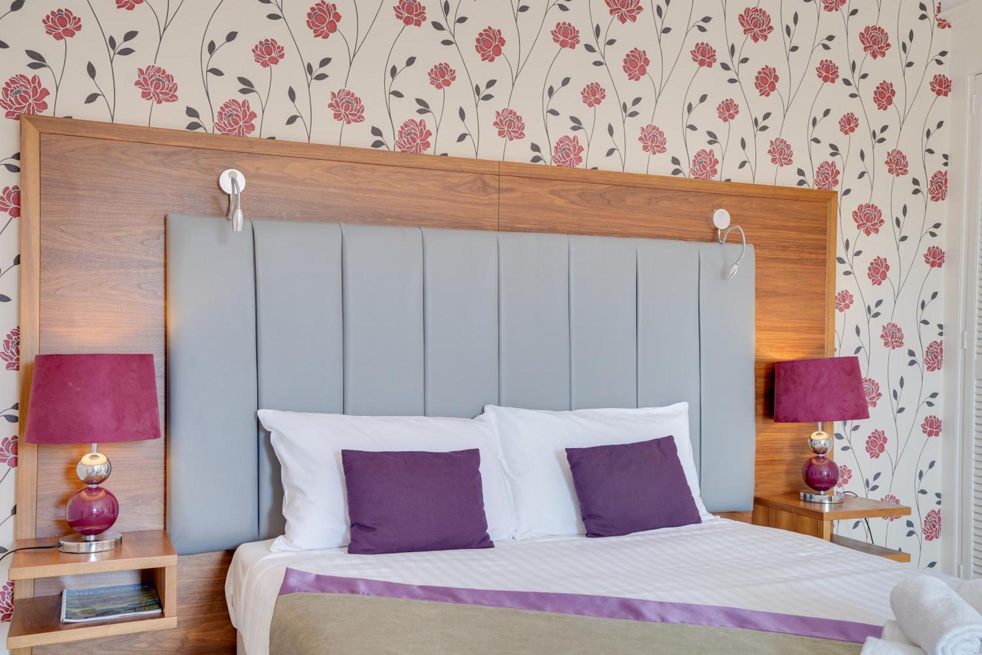 The County Hotel - Self Check-In, Ultra Fast Wi-Fi, Free Parking, Central Location Selkirk Exteriör bild